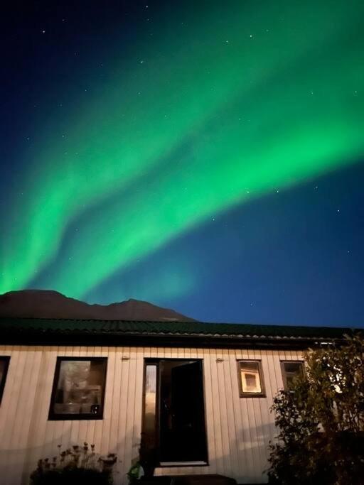Botnahlid Villa, Mountain And Town Views And Outdoor Sauna Seythisfjorthur Exterior photo