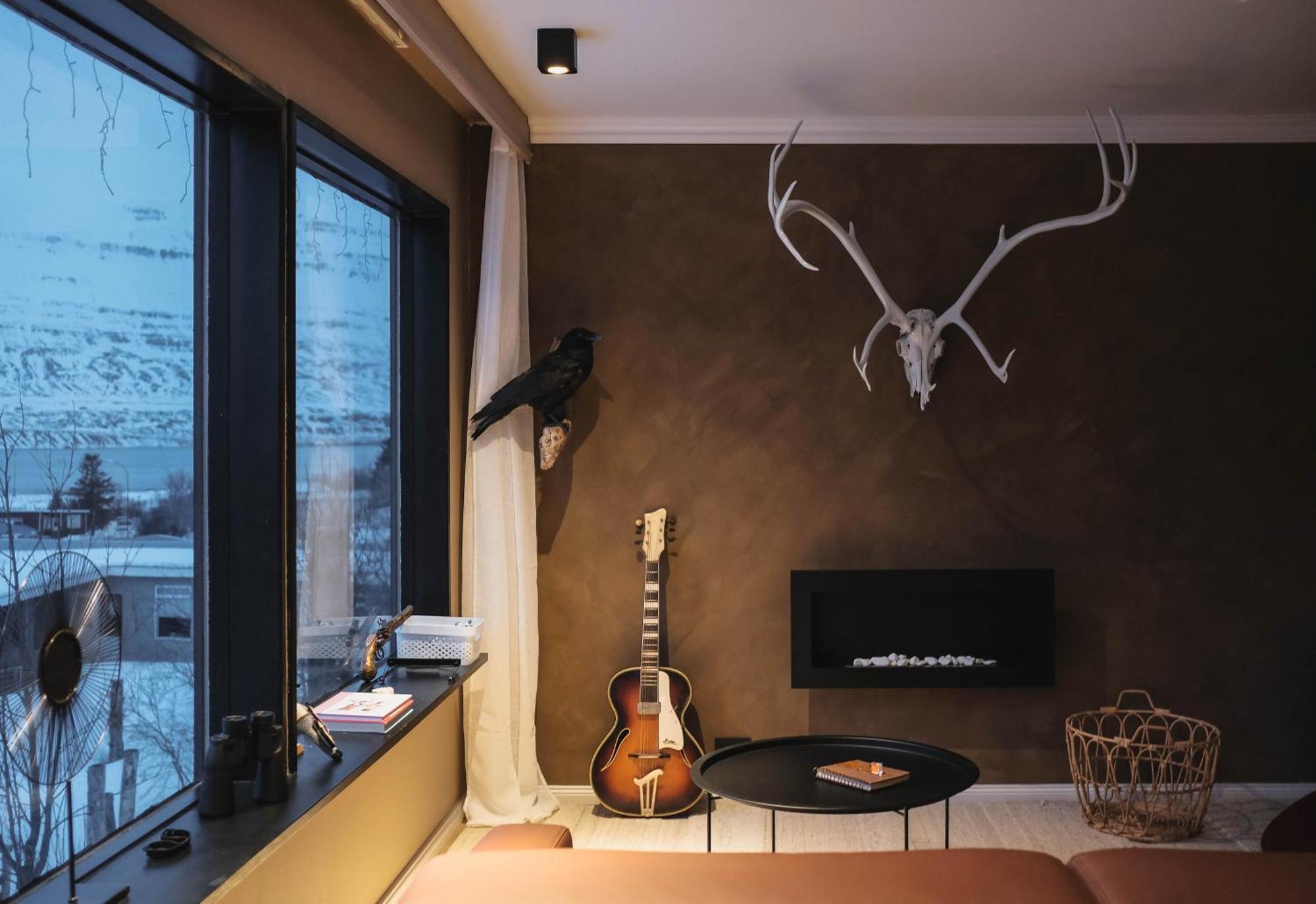 Botnahlid Villa, Mountain And Town Views And Outdoor Sauna Seythisfjorthur Exterior photo